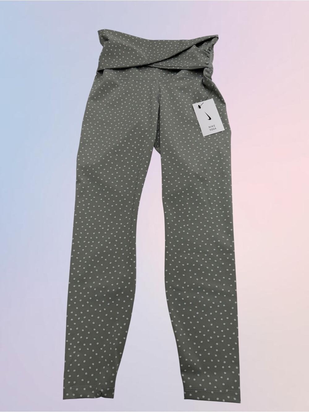NIKE YOGA Women’s Medium Gray Leggings